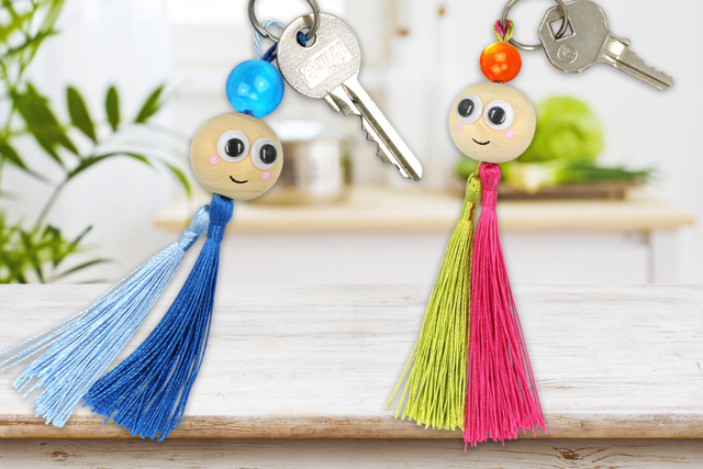 porte-clés pompons mignons - Perles en bois - 10doigts.fr