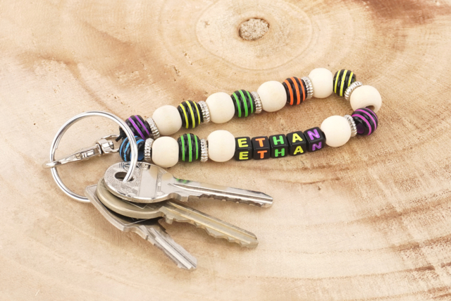 Porte-clés prénom - Perles Alphabet - 10doigts.fr