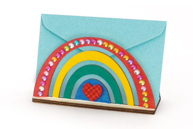 porte courrier arc en ciel en bois fête des parents - Objets en bois à décorer pour le bureau - 10doigts.fr