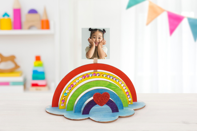 Porte-photo Meteo en bois - Cadres et clips photos : des supports uniques pour afficher vos souvenirs - 10doigts.fr