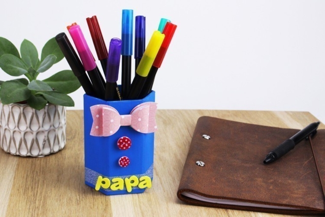 Pot à crayons PAPA - Pots en carton - 10doigts.fr