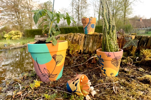 pots terre cuite posca - Supports en céramique à décorer - 10doigts.fr