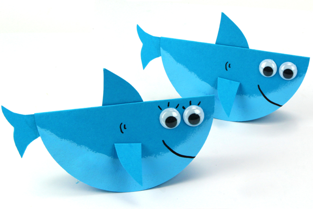 Requin à bascule en papier - Tampons mousse, éponges - 10doigts.fr