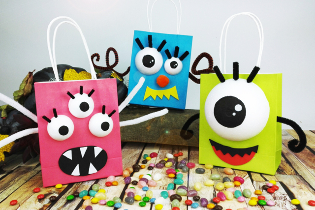 Sachets monstres en papier kraft - Pompons pour bricolage créatif - 10doigts.fr