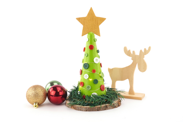 Sapin cône lumineux - Décorations de Noël en bois à décorer - 10doigts.fr