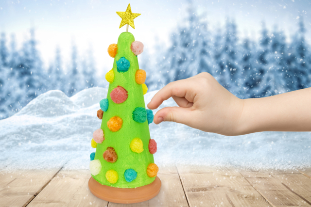 Sapin de Noël avec des flocons de maïs - Formes à décorer - Polystyrène - 10doigts.fr