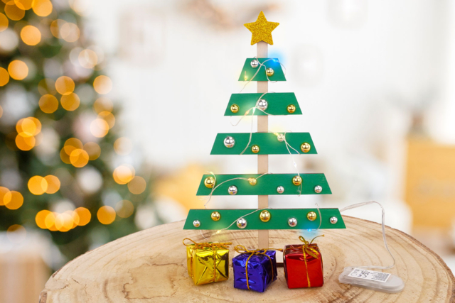 Sapin de Noël lumineux - Petites décorations de Noël - 10doigts.fr