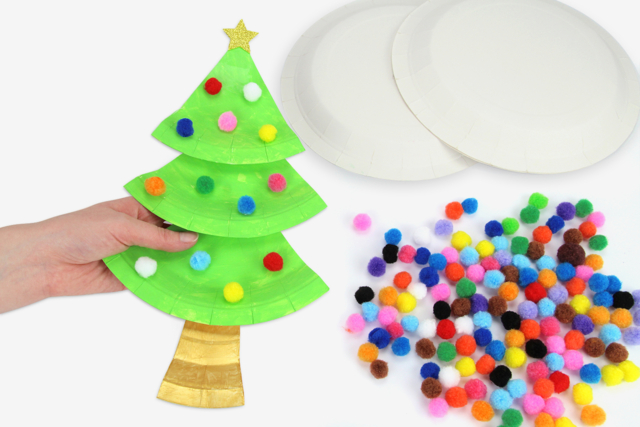 Sapin facile avec une assiette en carton - Pompons pour bricolage créatif - 10doigts.fr