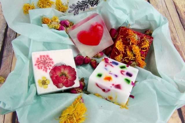 savon carré fleurs séchées - Moules pour plâtre, savon, béton ... - 10doigts.fr