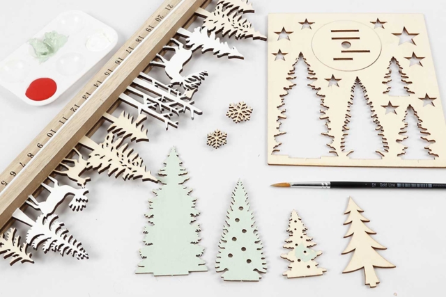Scene forêt en bois à monter  - Décorations en bois brut : tranches et bois naturel déco - 10doigts.fr