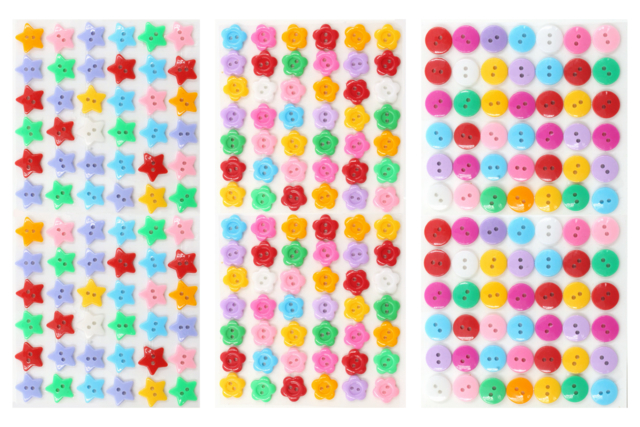 Set de 300 boutons adhésifs formes assorties : ronds, étoiles, fleurs - Boutons fantaisie et décoratifs pour tous vos DIY - 10doigts.fr