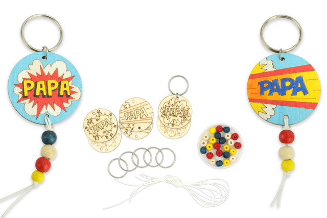 Set de 6 portes-clés papa Pop en bois gravé - Kits créatifs Fête des Pères : des coffrets tout-en-un pour papa - 10doigts.fr