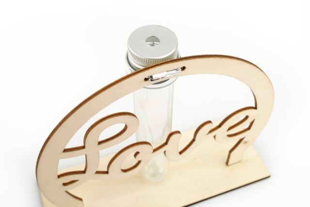 Soliflore LOVE en bois à assembler - Objets pour le bureau : personnalisez votre espace de travail - 10doigts.fr