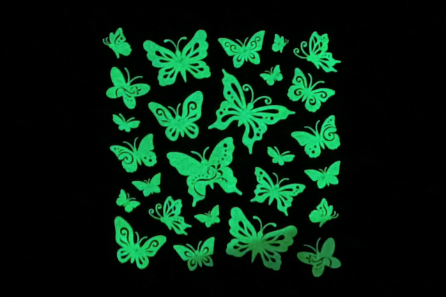 stickers papillons phosphorescents glow - Gommettes phosphorescentes : faites briller vos créations dans l'obscurité - 10doigts.fr