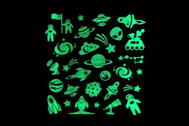 stickers phosphorescents espace fusée - Gommettes phosphorescentes : faites briller vos créations dans l'obscurité - 10doigts.fr