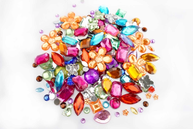 Strass rectangles et gouttes assortis - Strass : apportez de l'éclat à toutes vos créations - 10doigts.fr