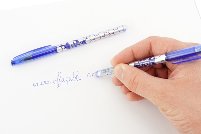 stylo bleu effacable - Écriture : l'art de tracer, de rédiger et de créer - 10doigts.fr