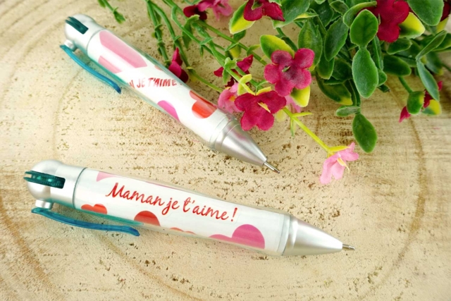 Stylo "Bonne fête maman" - Objets pour le bureau : personnalisez votre espace de travail - 10doigts.fr