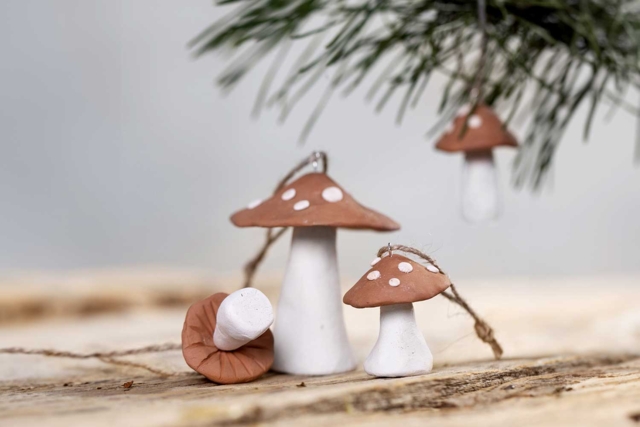 Suspensions champignons en pâtes à modeler - Pâtes à modeler autodurcissantes - 10doigts.fr