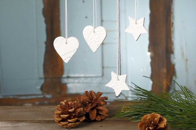 suspensions coeur en platre - Emporte-pièces créatifs pour enfants - 10doigts.fr