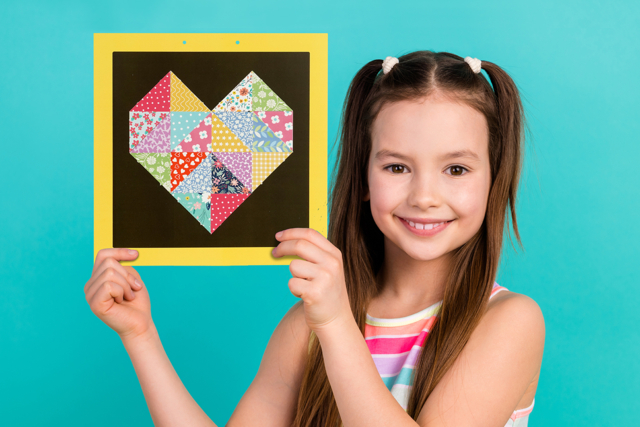 tableau coeur cadeau fête des mères enfants - Kits créatifs en Papier - 10doigts.fr