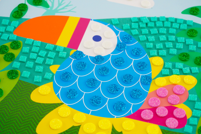 tableaux gommette toucan - Kits créatifs avec gommettes : le plein d’idées pour les petits artistes - 10doigts.fr