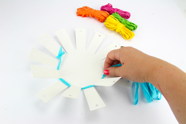 tissage raphia - Kits créatifs Pâques - 10doigts.fr