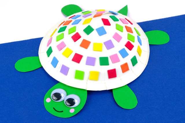 Tortue avec une assiette en carton et des mosaïques - Vaisselle jetable et réutilisable - 10doigts.fr