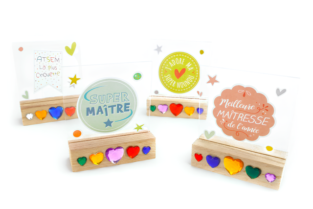 Trophée MERCI Maîtresses, Maîtres, ATSEM, Nounous - Stickers fantaisies : personnalisez toutes vos créations - 10doigts.fr