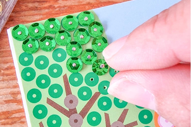 tuto Kit tableaux sequins lion - Kits clés en main - 10doigts.fr