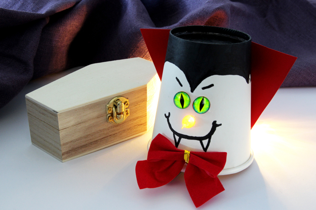 Vampire avec un nez lumineux - Articles lumineux, guirlandes et bougies LED - 10doigts.fr